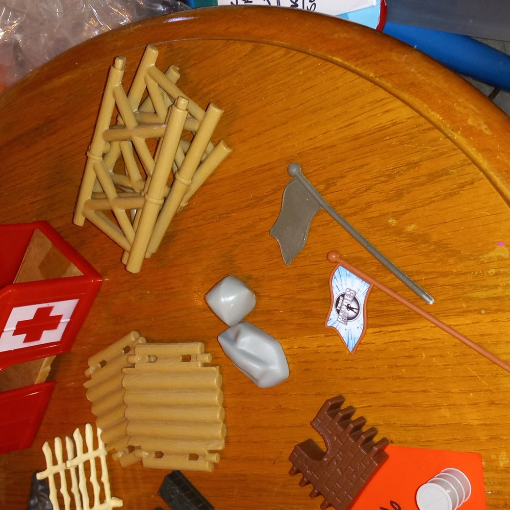 28 Army War play set. A06 - Picture 2 of 6